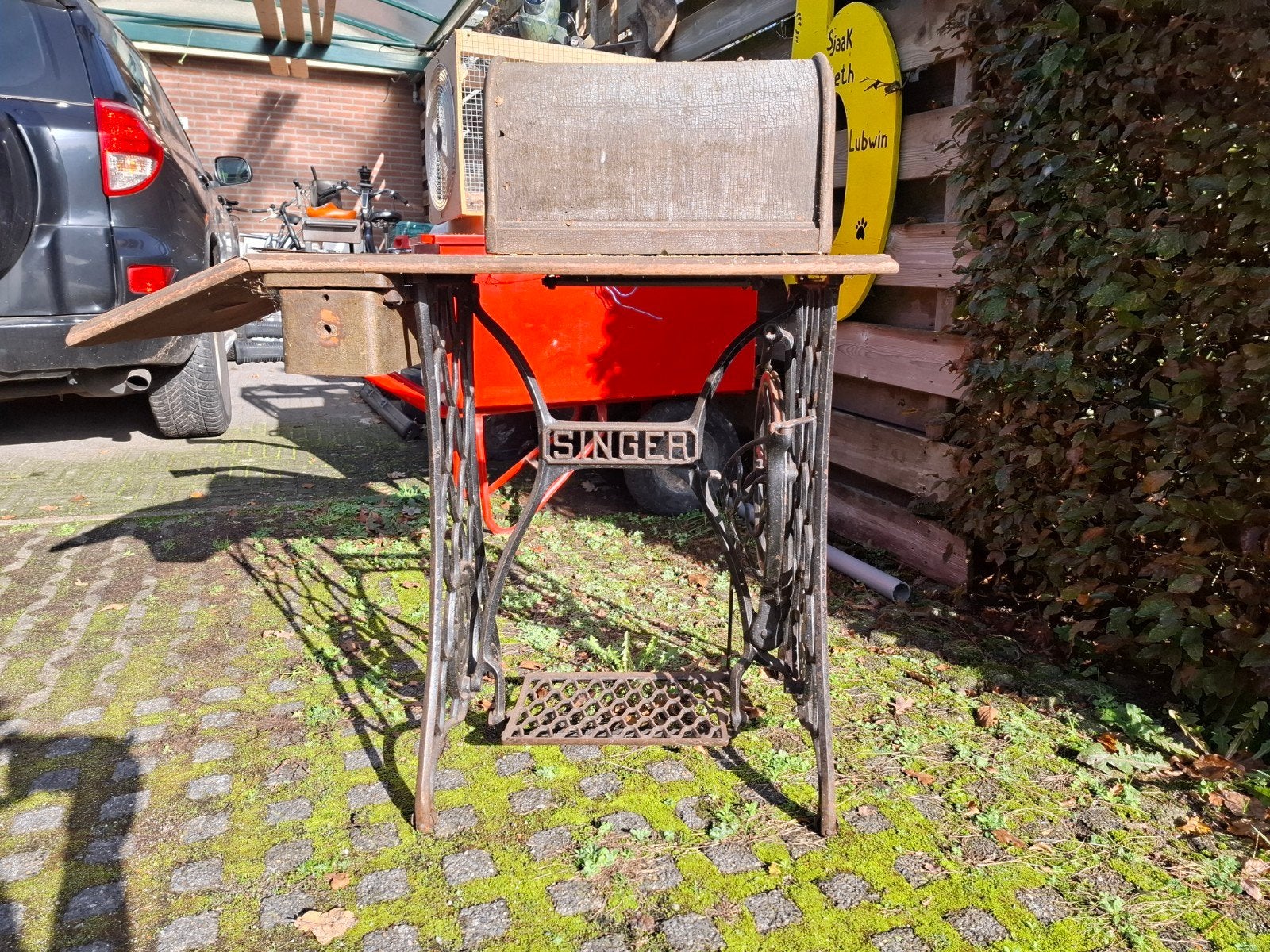 Antieke Singer Naaimachine met Onderstel, Ophalen