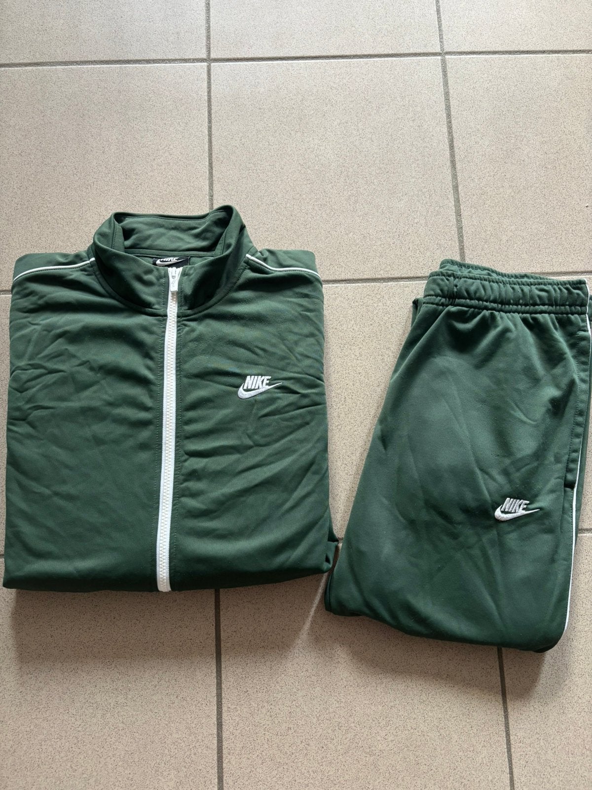 groen nike trainingspak maat: M, Kleding | Heren, Maat 48/50 (M), Ophalen of Verzenden, Gedragen, Groen