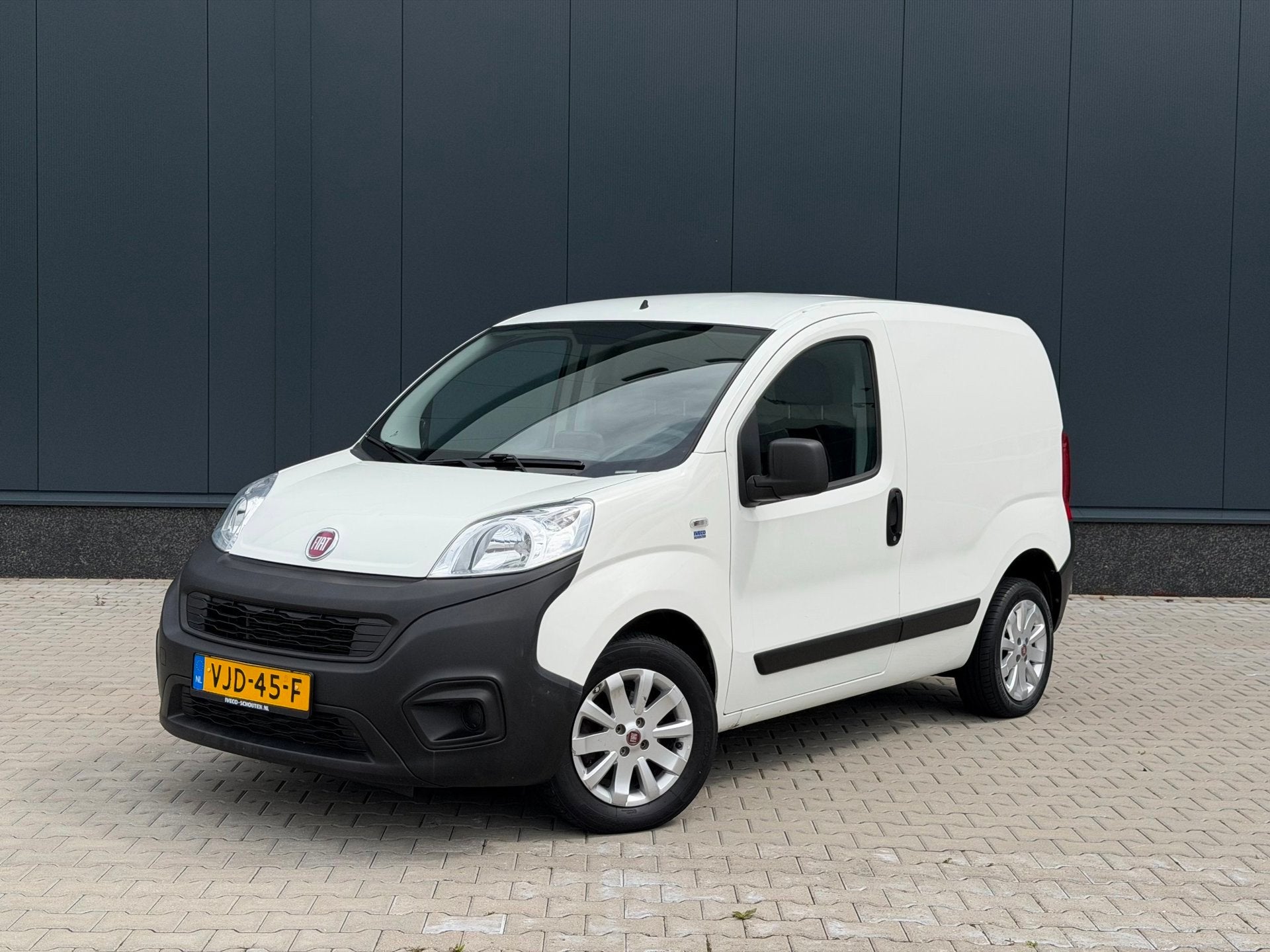 Fiat Fiorino 1.3 MJ | BTW | AIRCO | SCHUIFDEUR |, Auto's, Bestelauto's, Voorwielaandrijving, Stof, Gebruikt, 400 kg