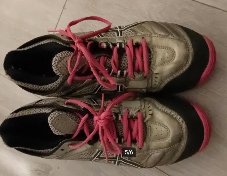 Asics; Kunstgras-schoenen; maat (41)42, Overige kleuren, Sportschoenen, Ophalen of Verzenden, Zo goed als nieuw
