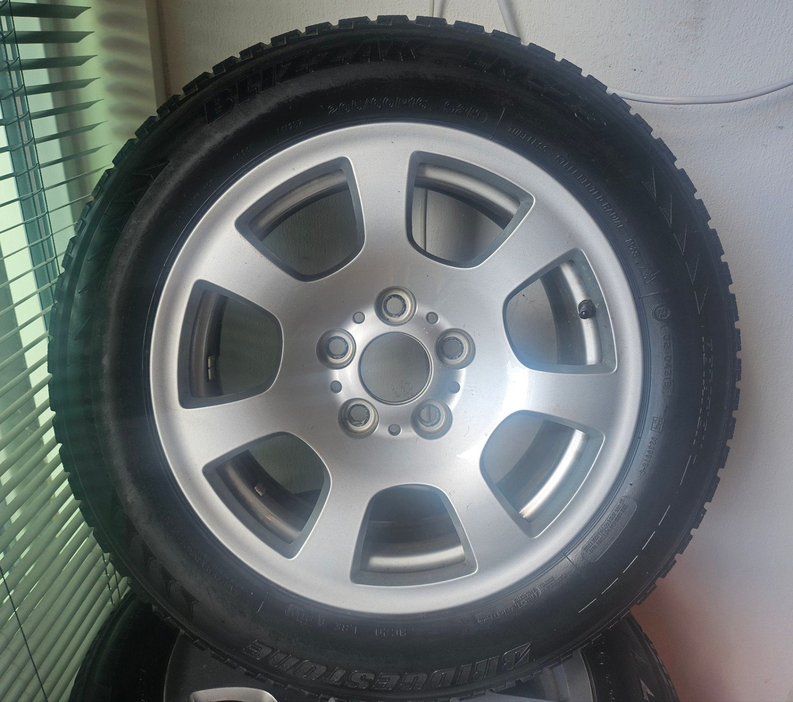 Originele BMW 5 Licht metalen velgen met Bridgestone bande, Auto-onderdelen, Banden en Velgen, 16 inch, Banden en Velgen, Personenwagen