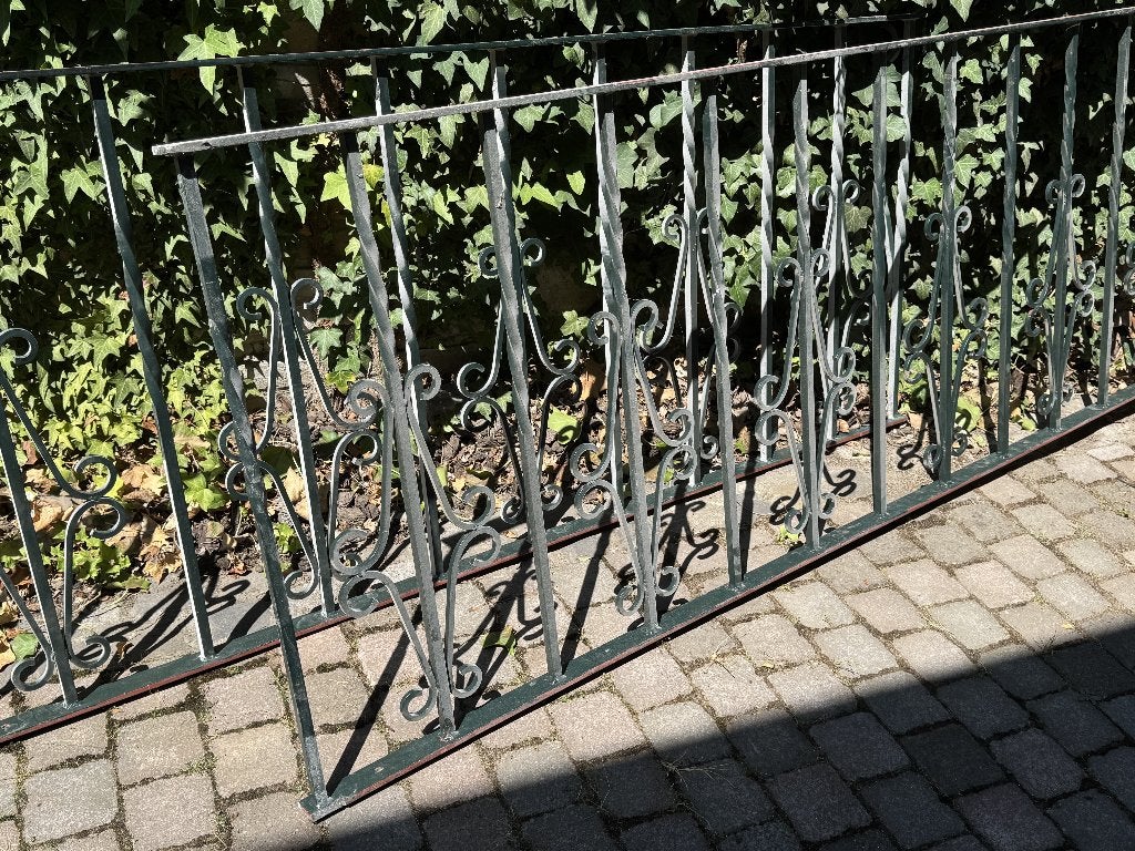 2x vintage balustrade smeedwerk hek TEAB, Ophalen, Zo goed als nieuw, IJzer