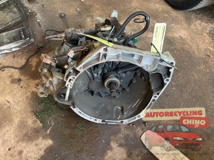 Versnellingsbak van een Renault Megane, Ophalen, Gebruikt, -, Renault