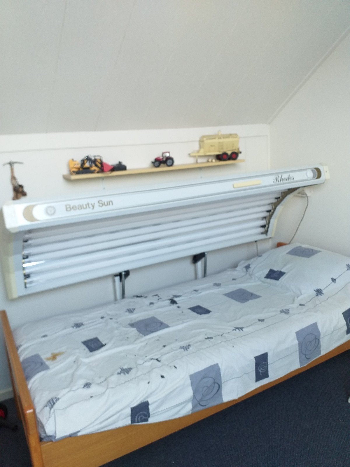Te koop, Witgoed en Apparatuur, Zonnebanken en Gezichtsbruiners, Ophalen, Gebruikt, Zonnebank enkelzijdig, 10 tot 15 lampen