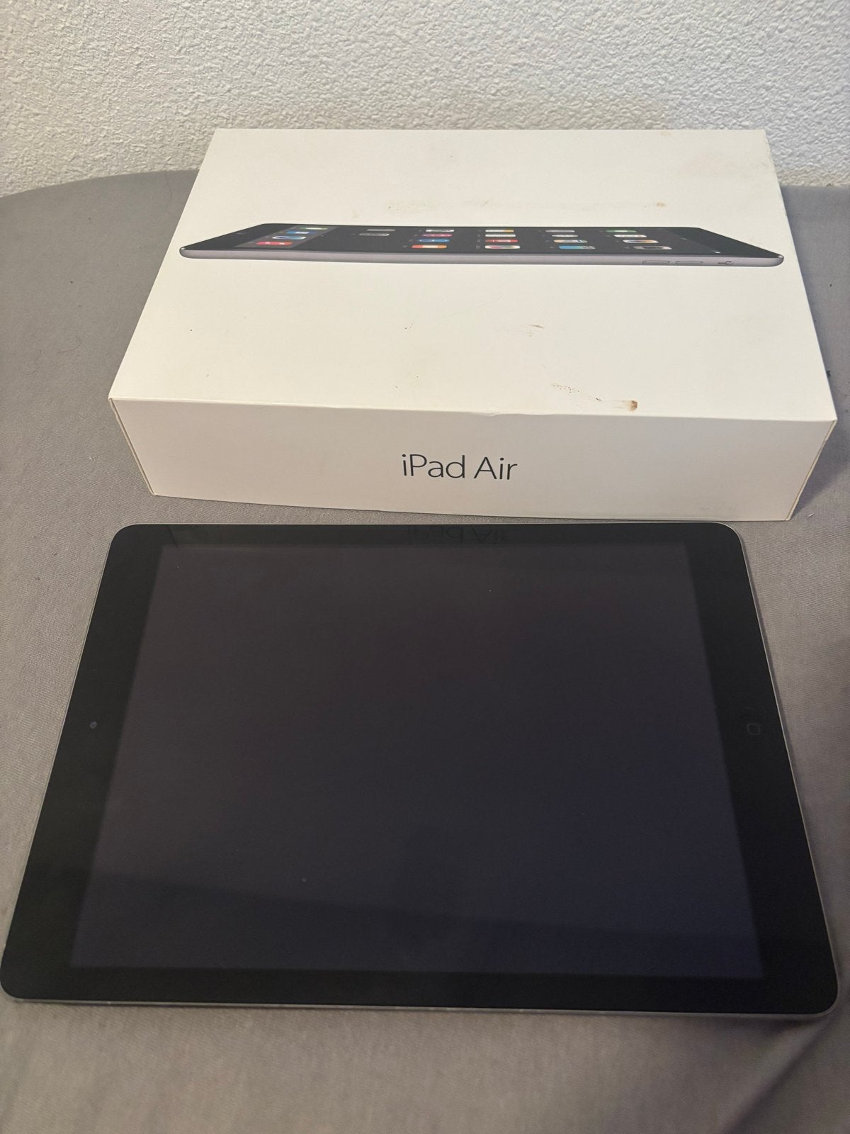 Foto 4 van Apple iPad Air 16GB Wi-Fi - Grijs