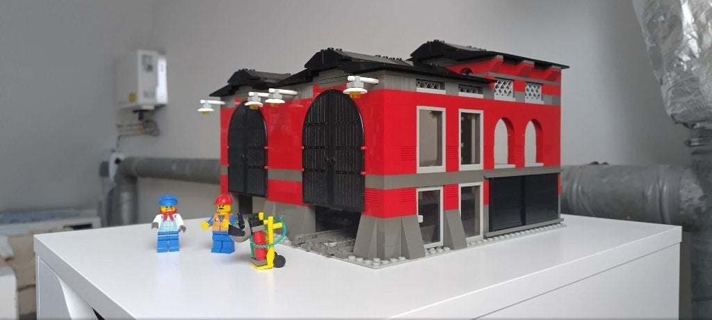 10027 LEGO World City Train Engine Shed, Compleet, Gebruikt, Lego, Ophalen of Verzenden