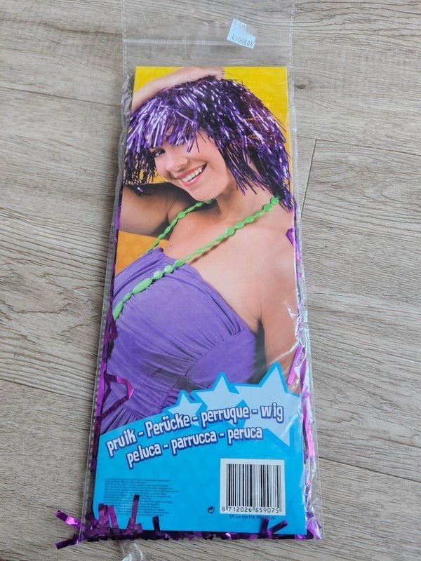 Paarse pruik - Feestpruik - Carnaval - Verkleedpartij, Onbekend, Nieuw, Ophalen of Verzenden, Onbekend