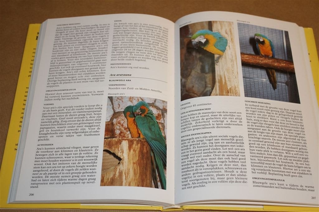 Kooi- en volièrevogels encyclopedie., Ophalen of Verzenden, Zo goed als nieuw, Vogels