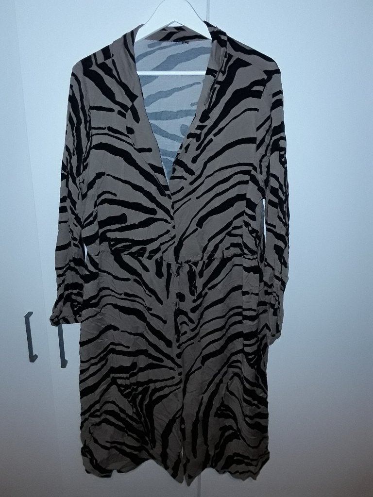 Vero Moda Curve Beige/Zwarte Jurk Met Zebra Print Maat 50/52, Ophalen of Verzenden, Zo goed als nieuw, Vero Moda Curve, Jurk