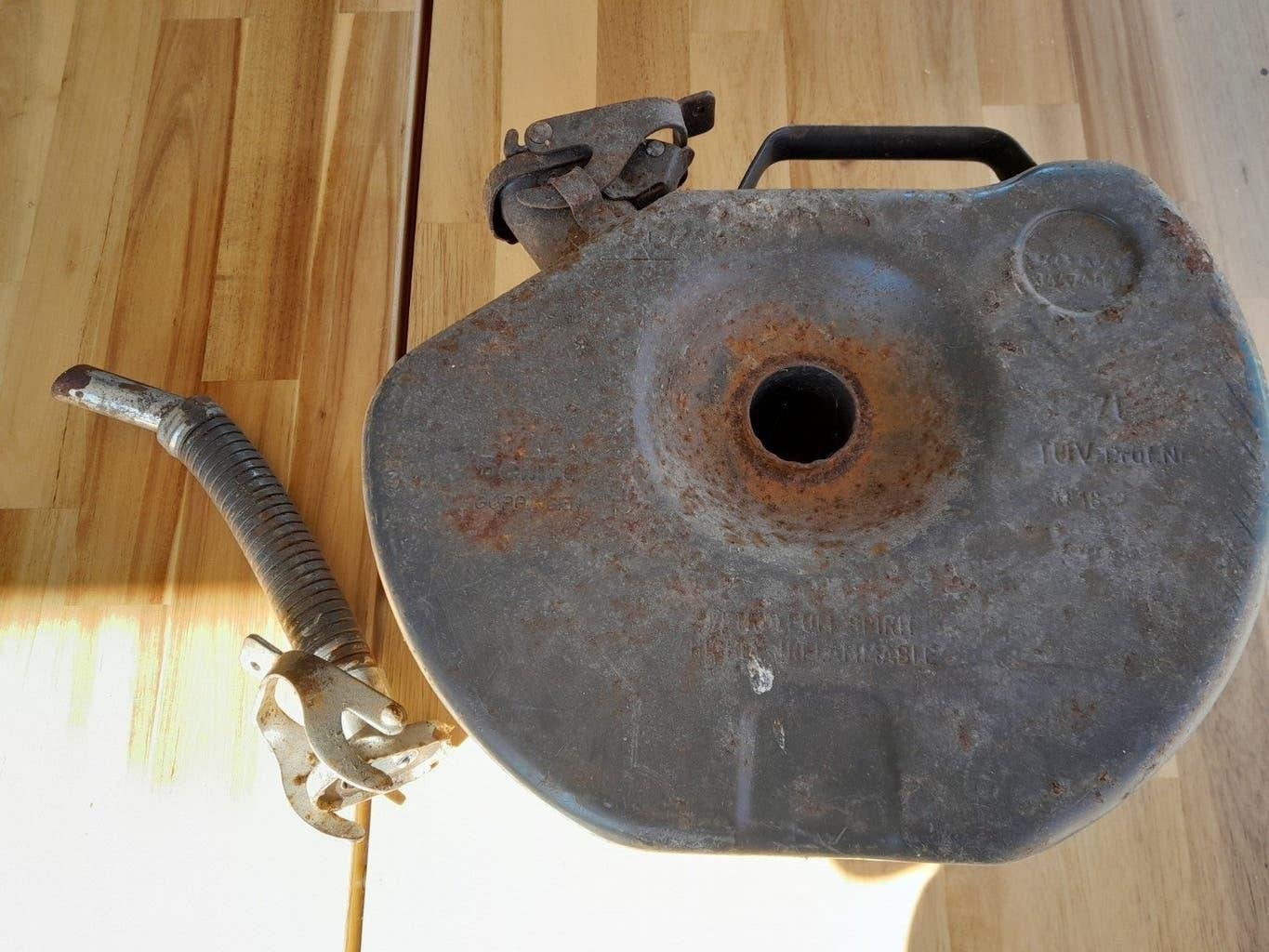 Jerrycan Metaal Volvo 440 340 Oldtimer auto 70 80 oud Tank D, Ophalen of Verzenden, Volvo