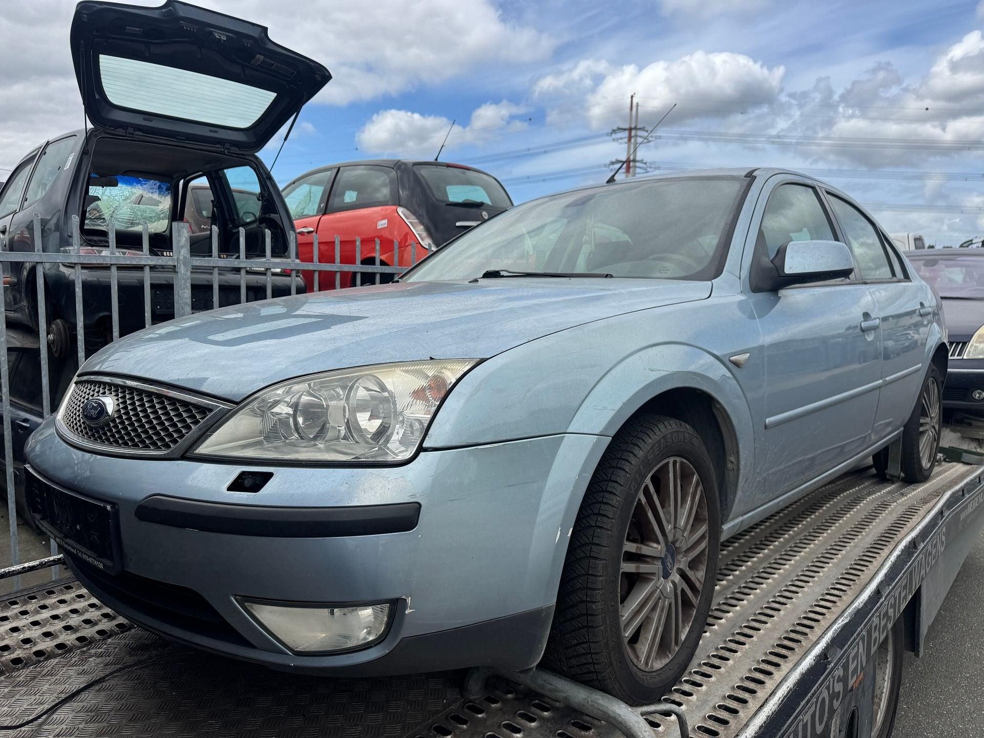 Ford Mondeo 1.8-16V First Edition 2003 veel onderdelen voorr, Gebruikt, -, -, Ophalen of Verzenden