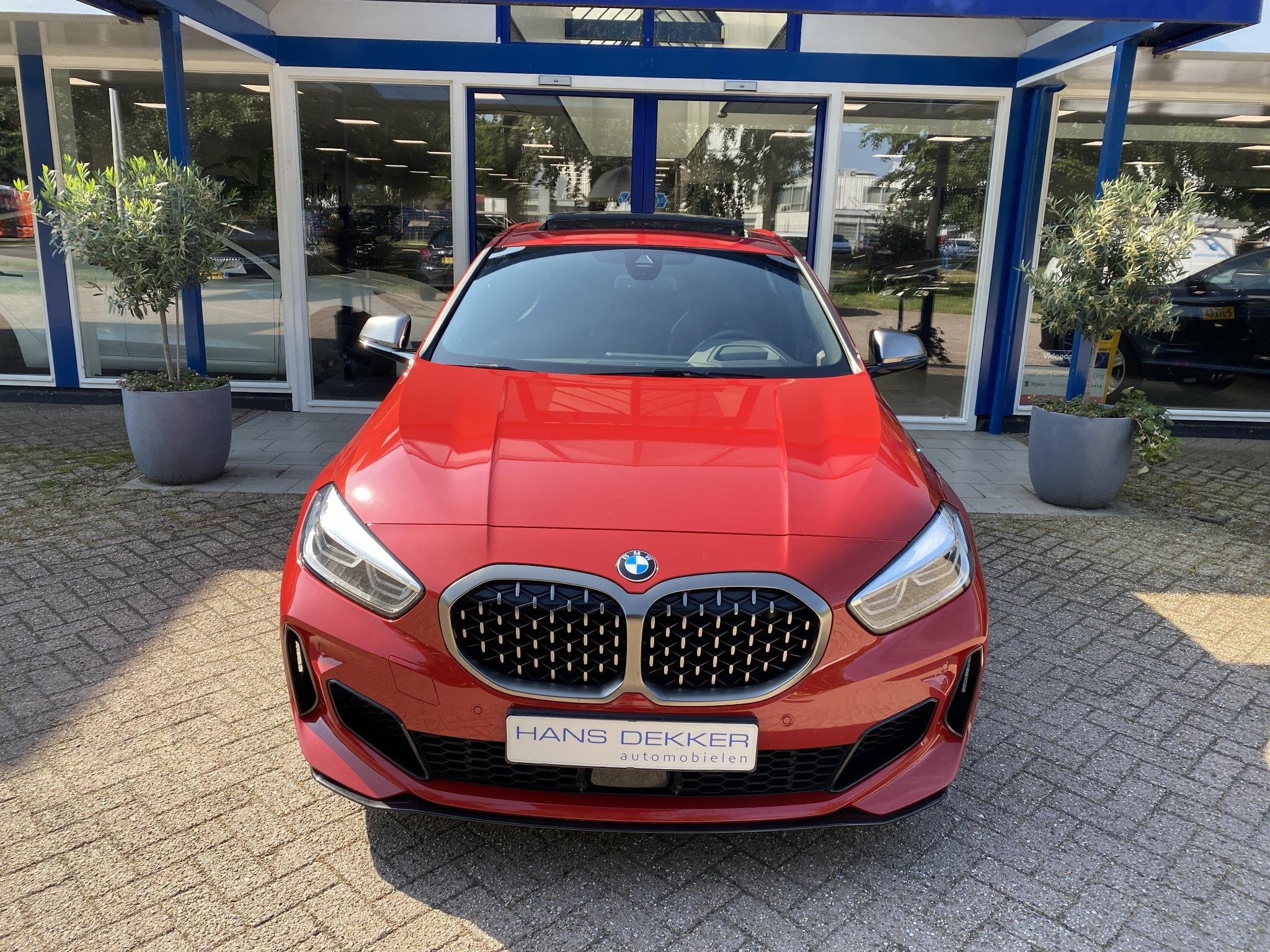 BMW 1-serie M135i xDrive High Executive Edition Head up / St, 1998 cc, Gebruikt, 4 cilinders, Bedrijf