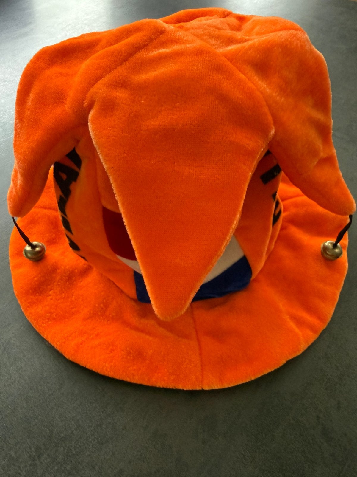 Mooie hoge oranje holland hoed met belletjes, Ophalen of Verzenden, Zo goed als nieuw, One size fits all