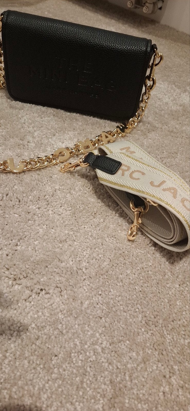 Marc Jacobs The Mini Bag - Zwart met gouden ketting, Sieraden, Tassen en Uiterlijk, Tassen | Damestassen, Ophalen of Verzenden