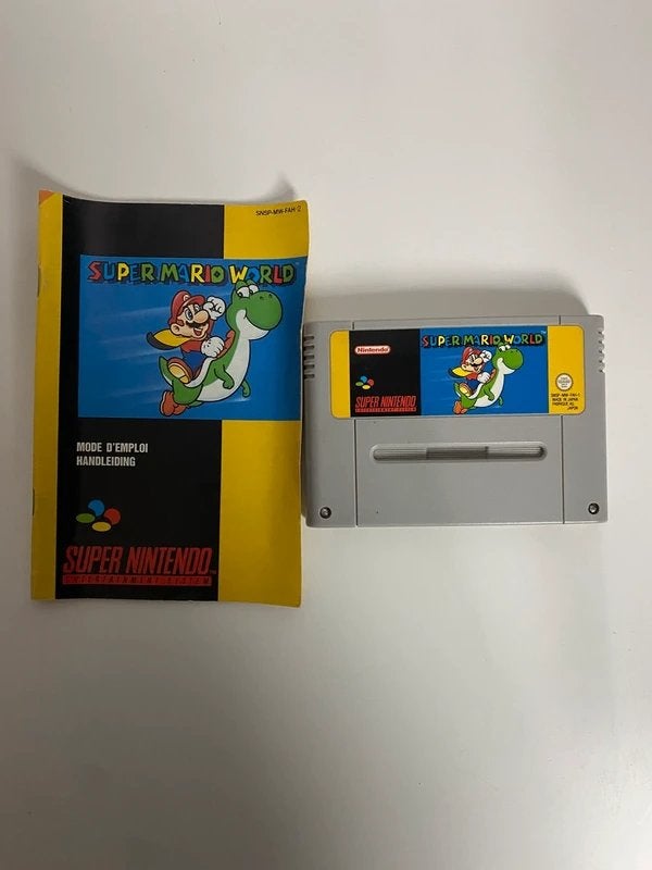 Super Mario World  (SNES) cartridge + handleiding, Spelcomputers en Games, Gebruikt, 1 speler, Ophalen of Verzenden, Nvt