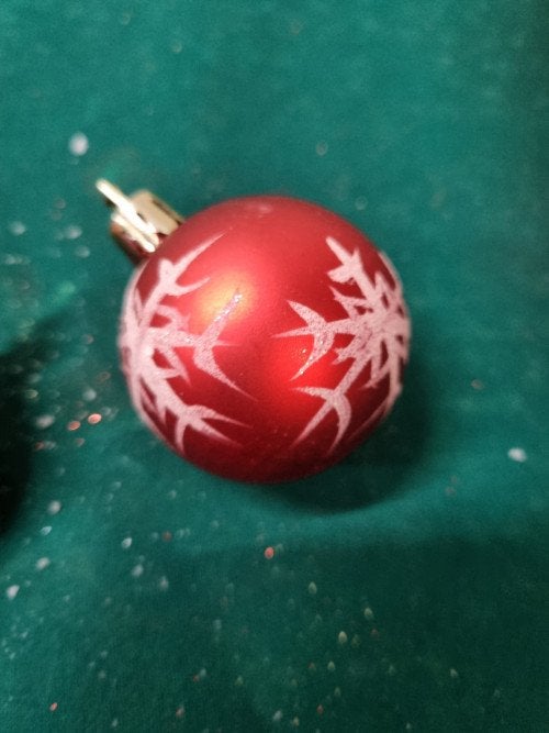 kerstballen rood met sneeuw vlok [b113], Diversen, Kerst, Ophalen of Verzenden, 'T Olde Gre-j, Info@toldegrej.nl, Endepoelstraat 20f Didam