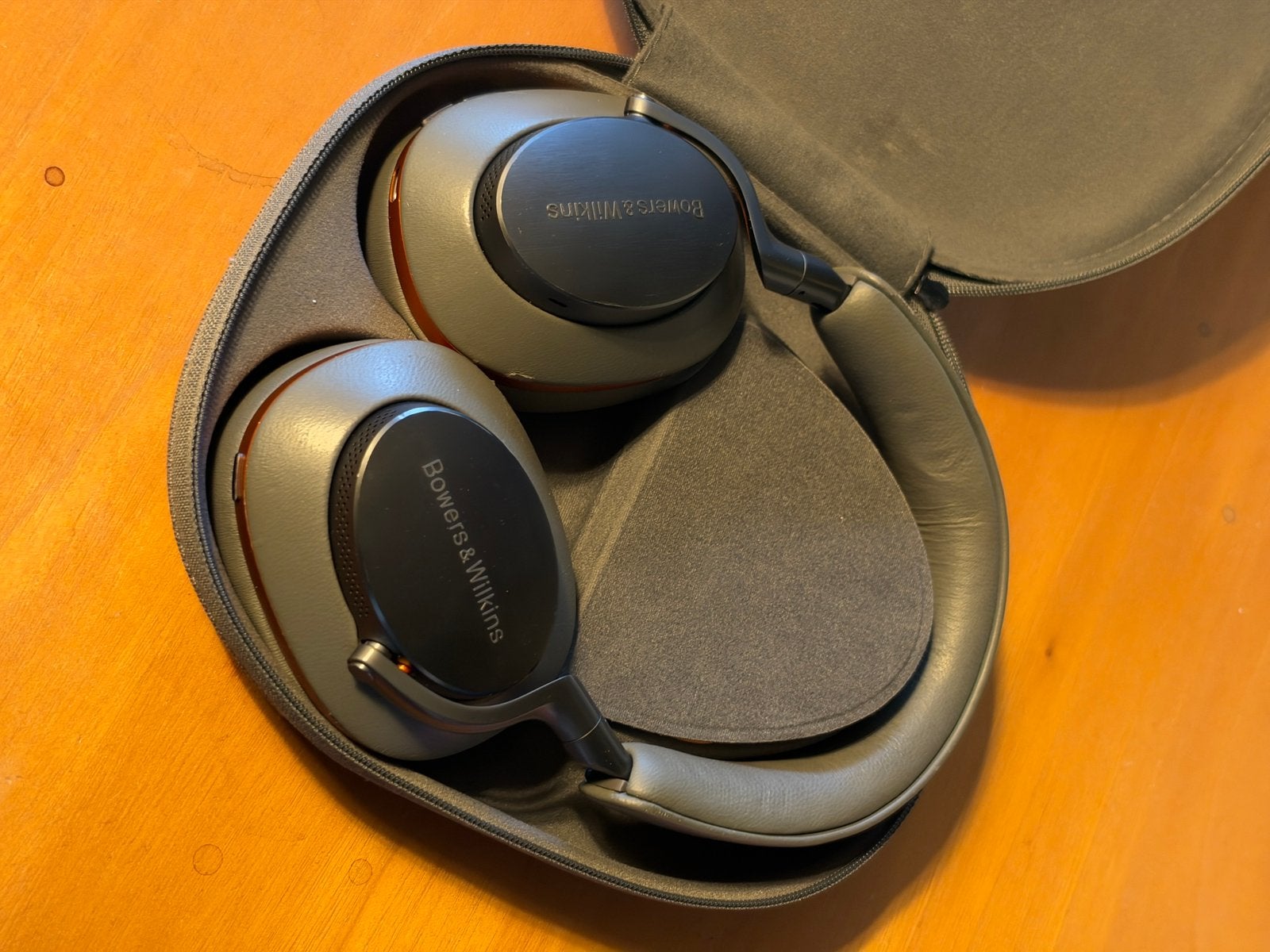 Bowers & Wilkins Px8 McLaren Edition, Audio, Tv en Foto, Meerkleurig, Gebruikt, Extra bas, Ophalen of Verzenden