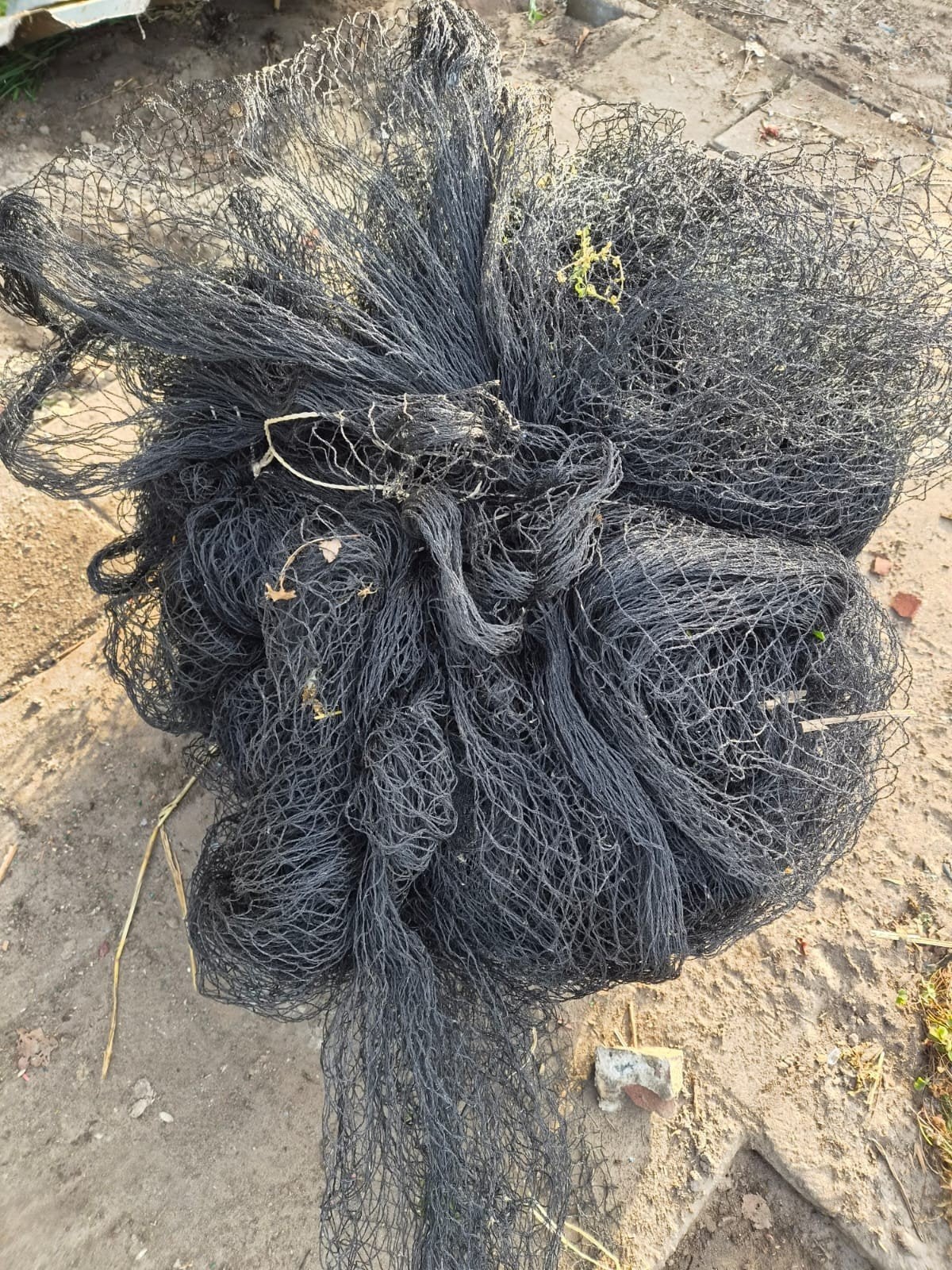 Aardbeien net/ vogel net, Ophalen, Zo goed als nieuw