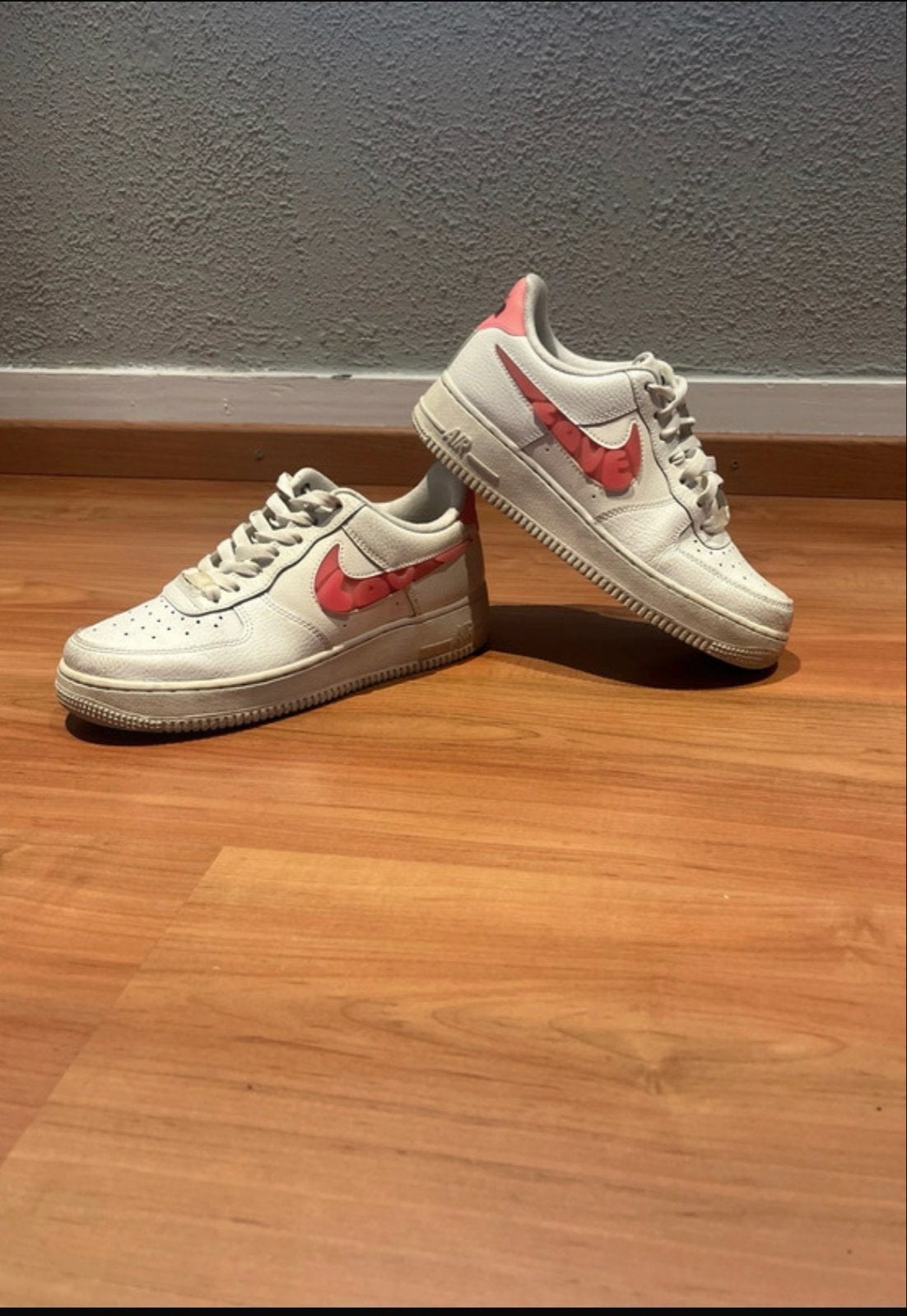 Nike Air Force 1 Valentine's Edition - Maat 38,5, Wit, Ophalen of Verzenden, Sneakers of Gympen, Gedragen