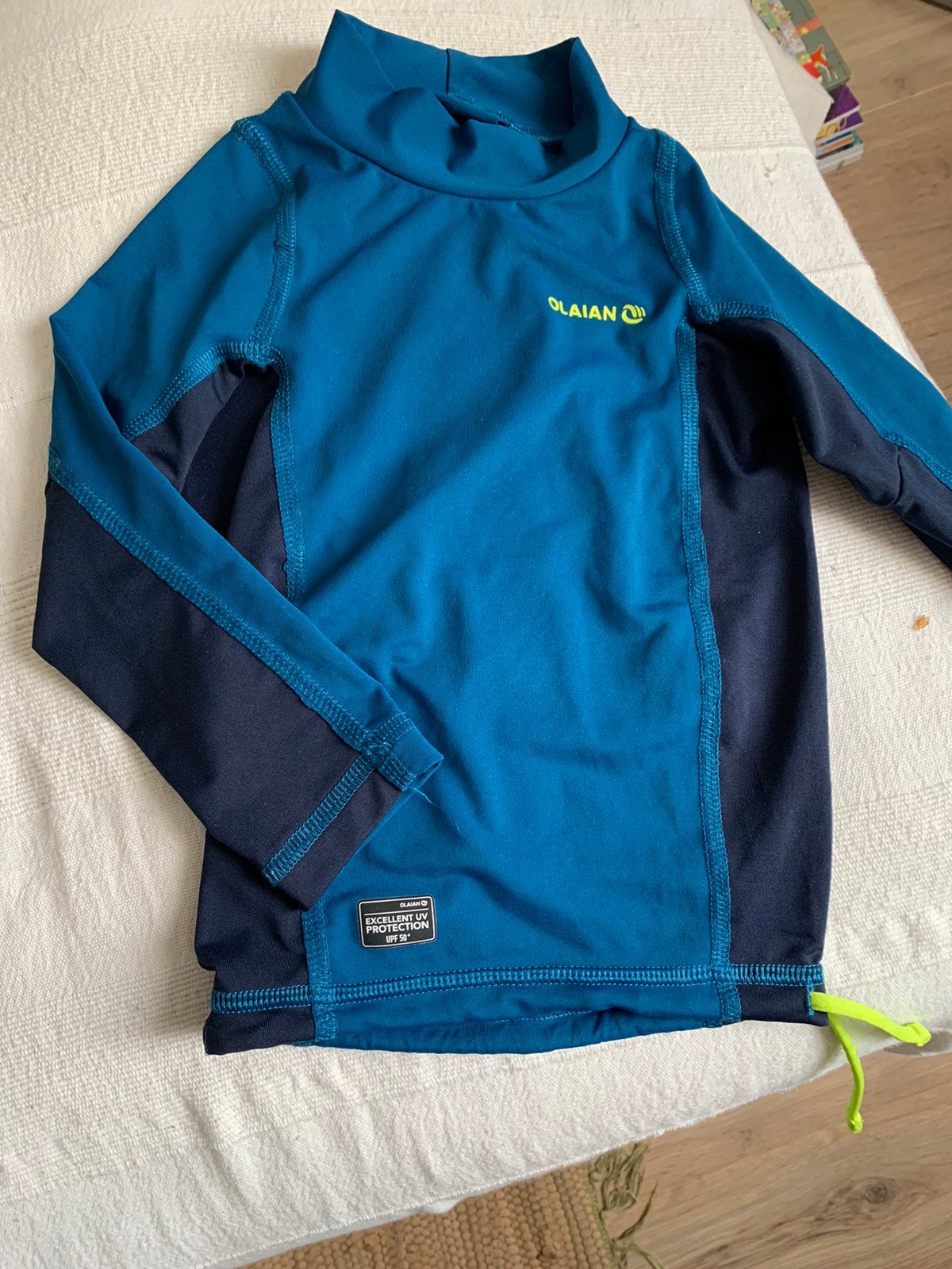 Olaian,Zwem/shirtje, UV 50,lange mouw.74/80, Jongetje of Meisje, Ophalen of Verzenden, Zo goed als nieuw, Zwem-accessoire