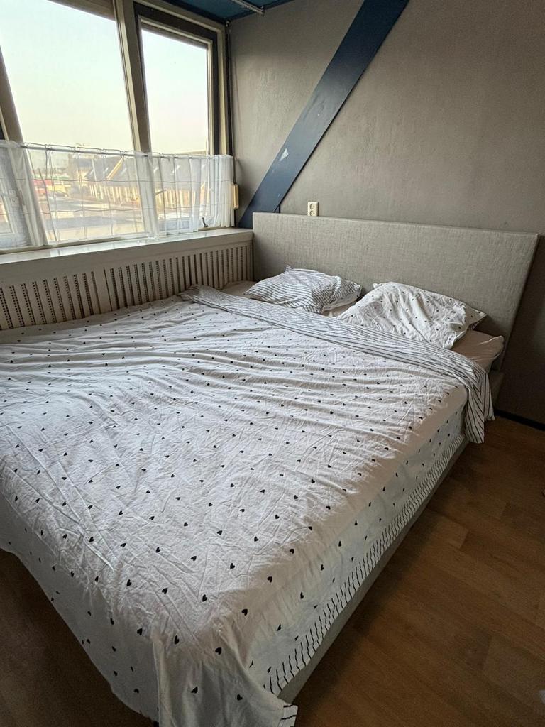 grijs twee persoons bed 200x180 + topper, Ophalen, Tweepersoons, Zo goed als nieuw, Twee persoons