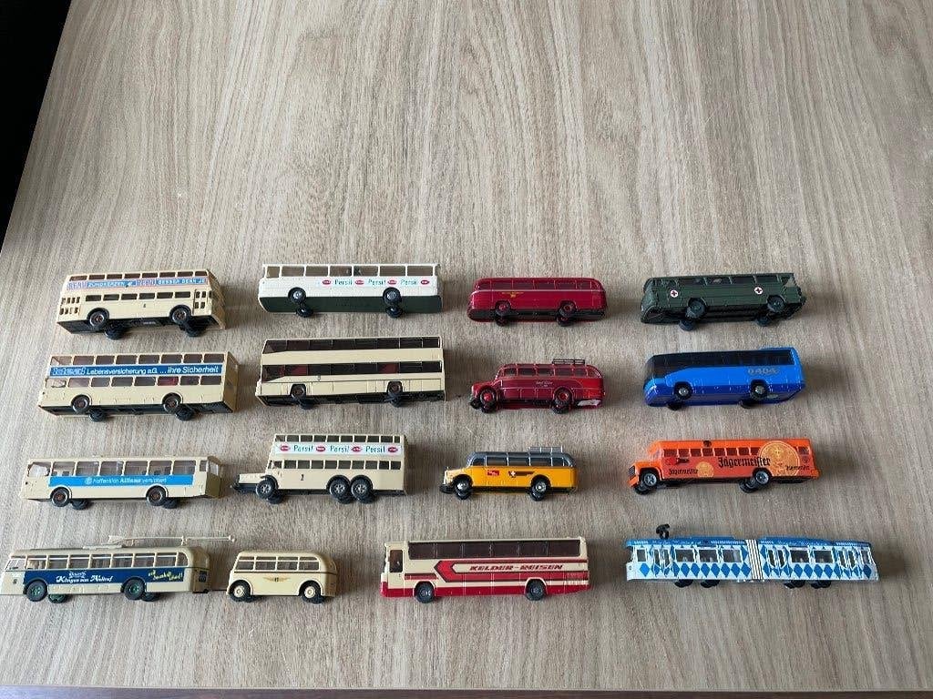 Verzameling modelbussen, o.a. Viking - Zo goed als nieuw, Hobby en Vrije tijd, Modelbouw | Auto's en Voertuigen, Overige merken
