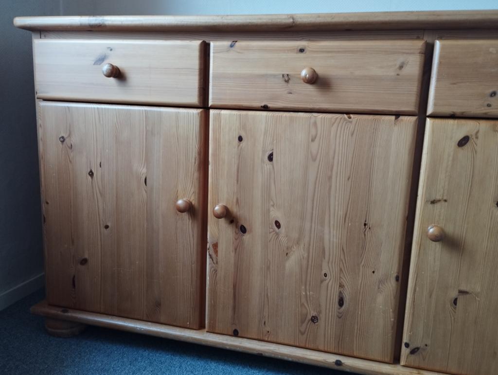Massief grenen dressoir - Gratis af te halen, Huis en Inrichting, Kasten | Dressoirs, Gebruikt, 150 tot 200 cm, Ophalen of Verzenden