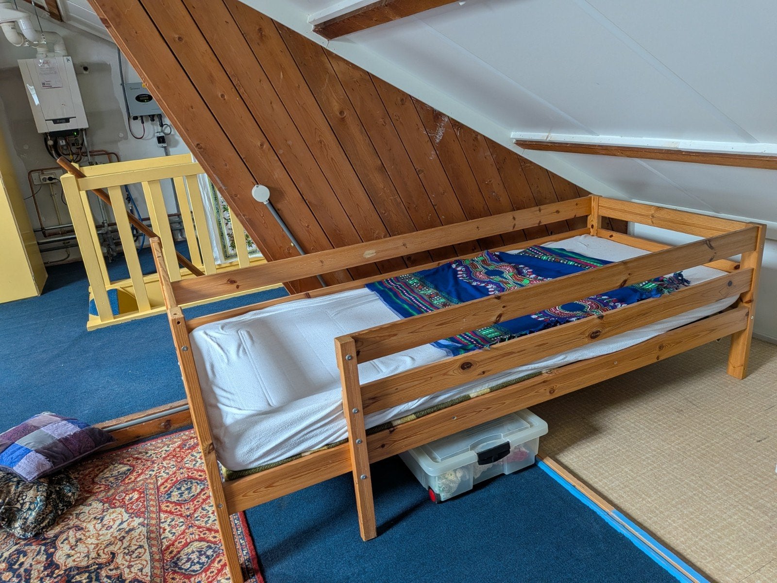Houten kleuterbed 200x80cm (matras is oud), Ophalen, Gebruikt, Eenpersoons, 80 cm