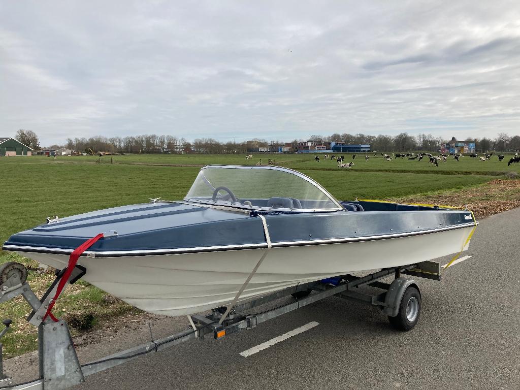 Leuk bootje met trailer en vrijwel nieuwe Tohatsu 20 pk, Watersport en Boten, Elektrische start, Consoleboot, Gebruikt, 20 pk