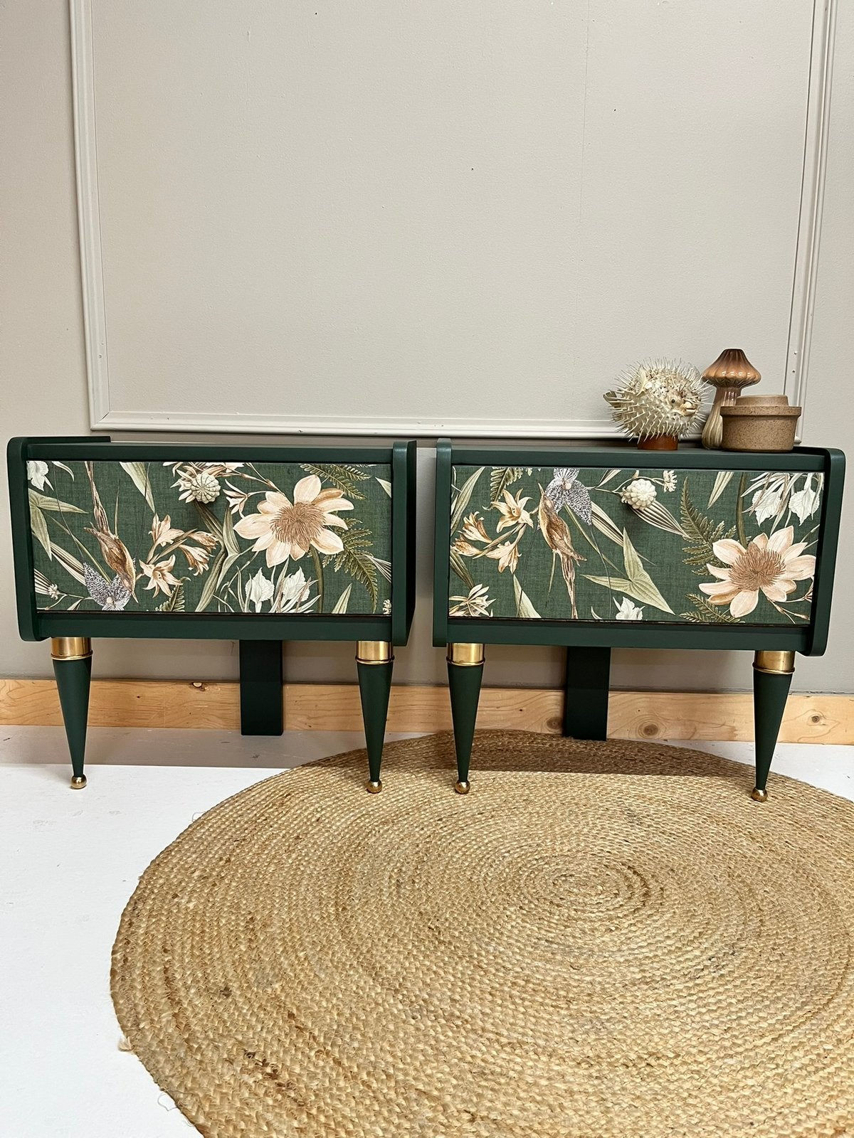 Vintage nachtkastjes nachtkasten gepimpt groen bloemen, Ophalen of Verzenden, Zo goed als nieuw