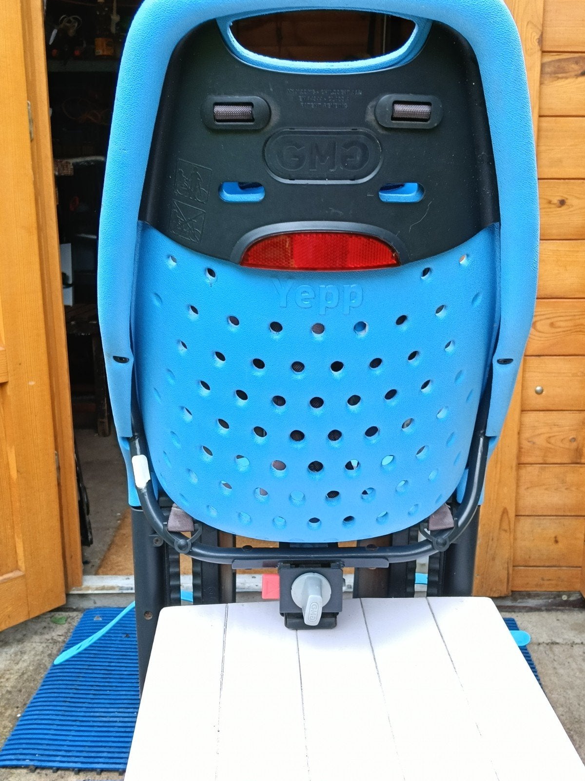 Yepp Fietsstoeltje Achterzitje Blauw met Sleutel, Achterzitje, Yepp, Ophalen, 15 t/m 25 kg