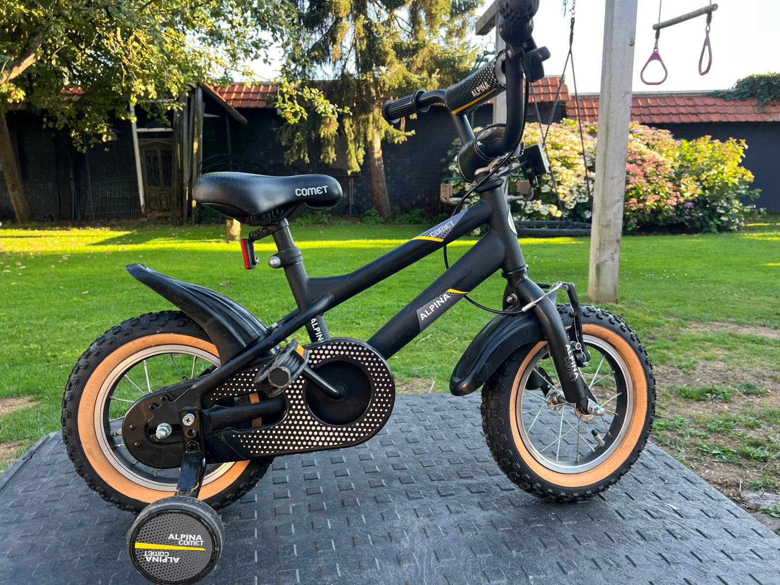 Alpina Comet, Fietsen en Brommers, Fietsen | Kinderfietsjes, Ophalen, Terugtraprem, Zijwieltjes, Gebruikt