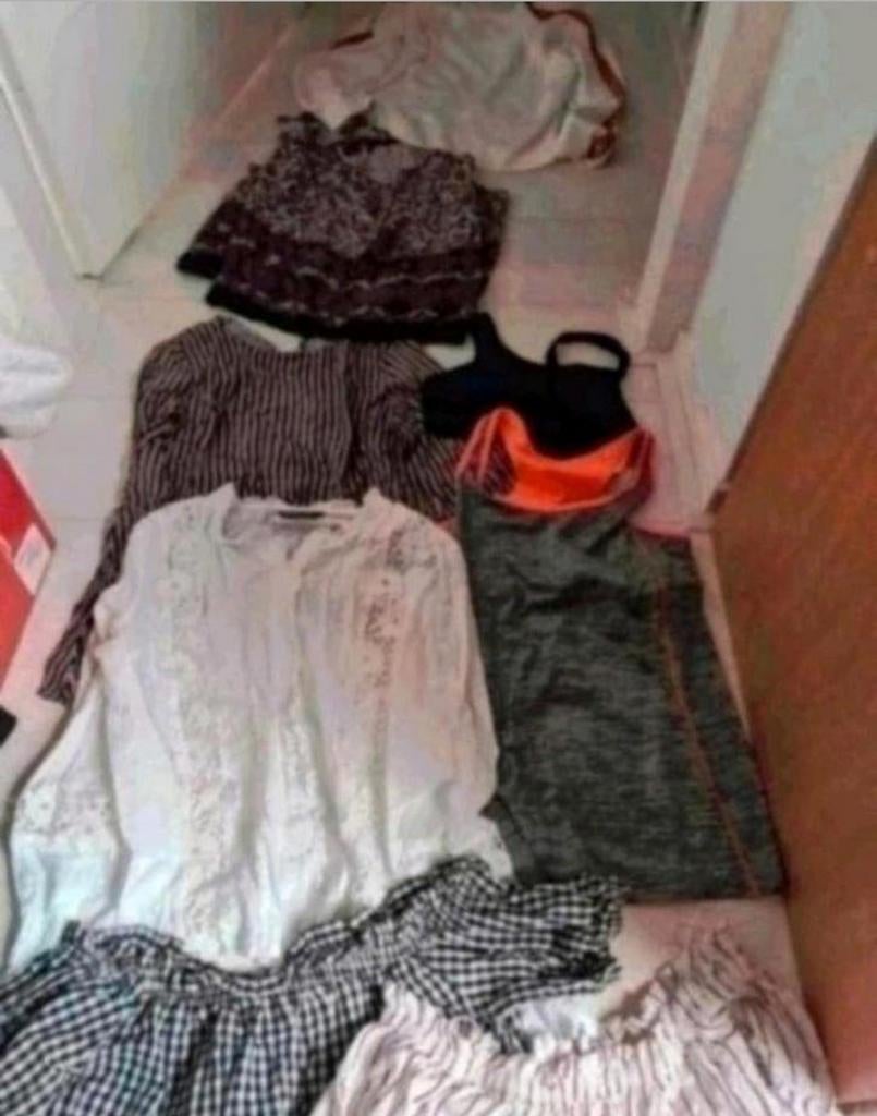 Kleding pakket maat S
2 t- shirts
1 sport hemd
1 sport bh, Ophalen of Verzenden, Zo goed als nieuw, Maat 36 (S)