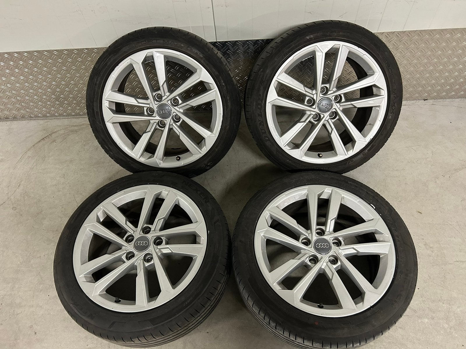 Audi A3 S3 8Y 8V 17 inch 5x112 zomer 2023/2025, Auto-onderdelen, Banden en Velgen, Ophalen, Audi, Gebruikt, Banden en Velgen
