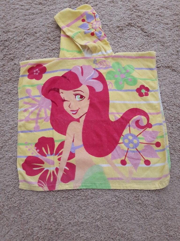 Disney Ariel de Kleine Zeemeermin Poncho Handdoek, Ophalen of Verzenden, Pocahontas of Kl. Zeemeermin, Zo goed als nieuw, Kleding of Textiel