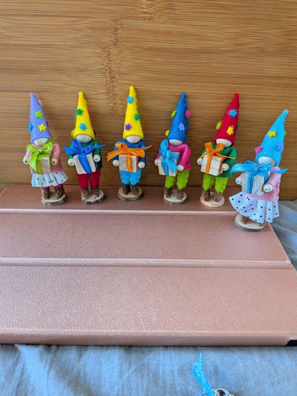 Handgemaakte wolvilt steker voor Grimms jaarring, Ophalen of Verzenden, Nieuw, Figuurtje(s), Wolvilt