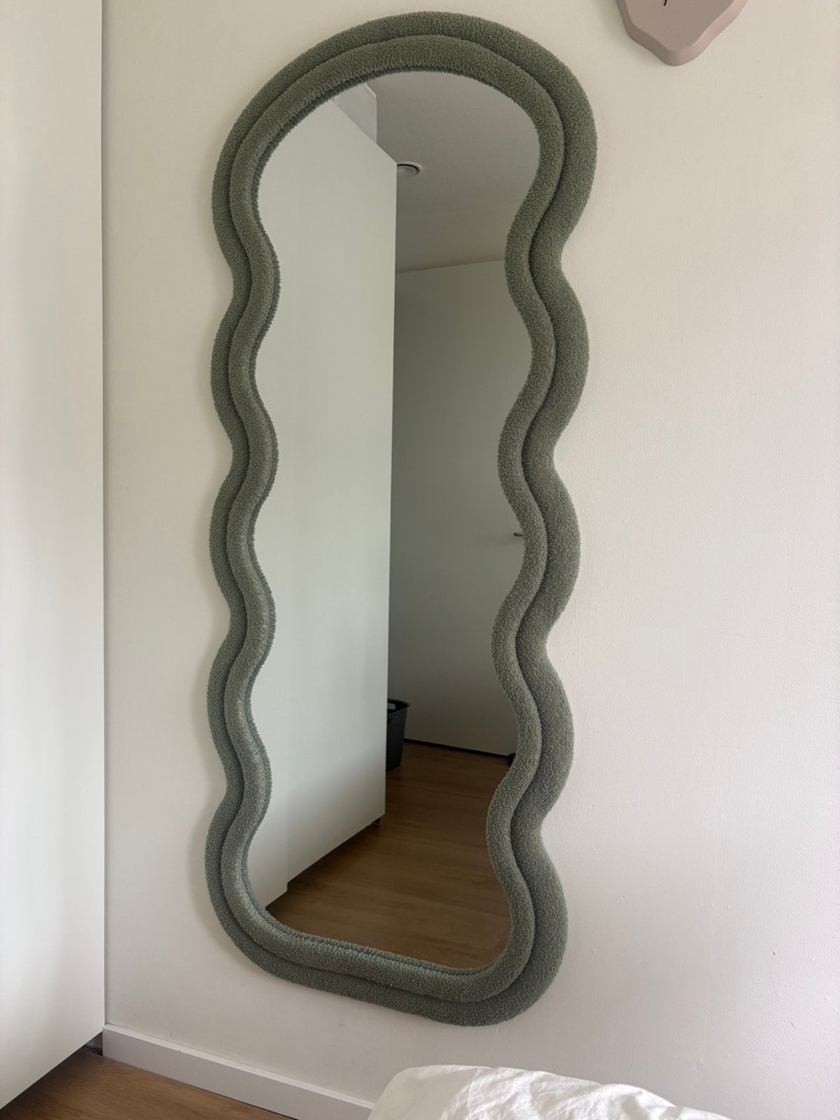 Groene wavy spiegel 170 x 70 cm, Huis en Inrichting, Woonaccessoires | Spiegels, Ophalen, Zo goed als nieuw, 150 tot 200 cm, Rechthoekig