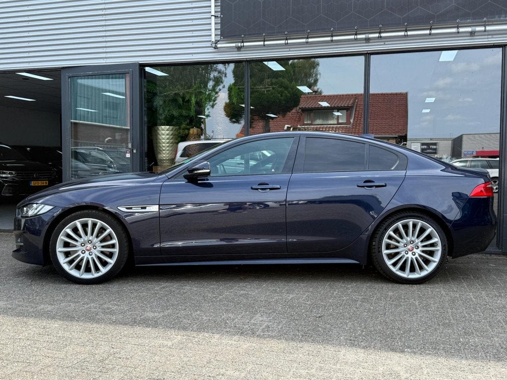 Jaguar XE 2.0 R-Sport DEALERONDERHOUDEN INC. BTW, Auto's, Jaguar, Automaat, Euro 6, 4 cilinders, Blauw