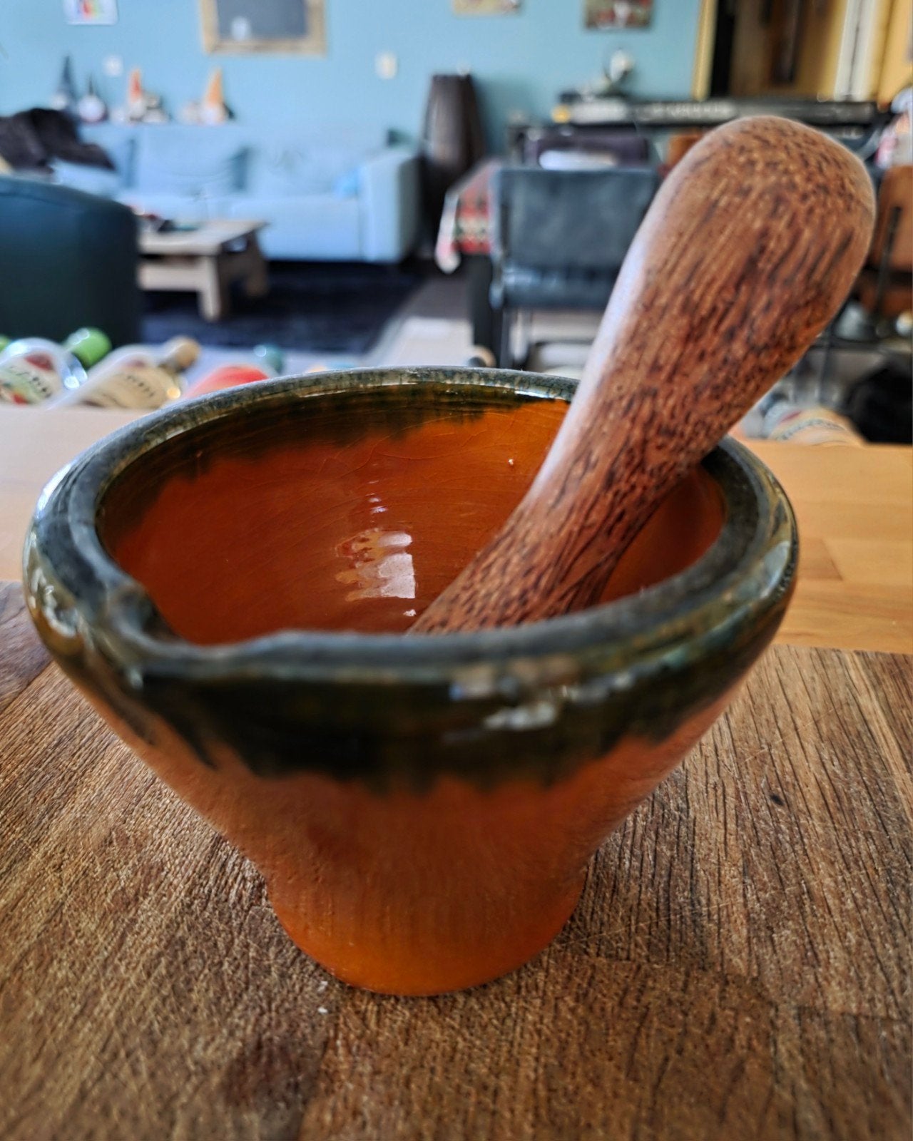 Mooie vijzel met stamper - Keukenaccessoire, Hout, Ophalen of Verzenden, Oranje, Overige typen