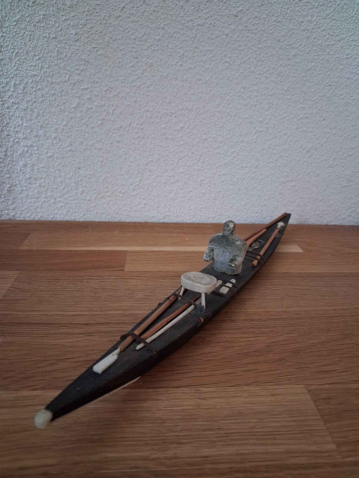 Inuit Kajak met Jager Beeldje - Handgemaakt, Ophalen of Verzenden