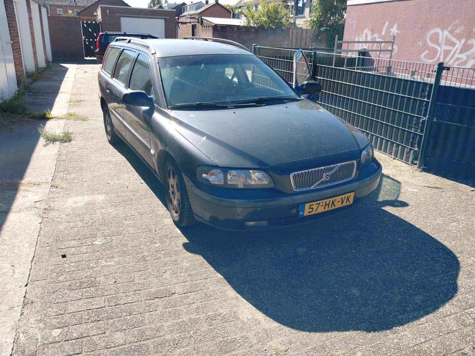 Volvo V70 2.4 170PK AUT 2001 Grijs, Auto's, 1800 kg, Stationwagon, 2435 cc, 1533 kg