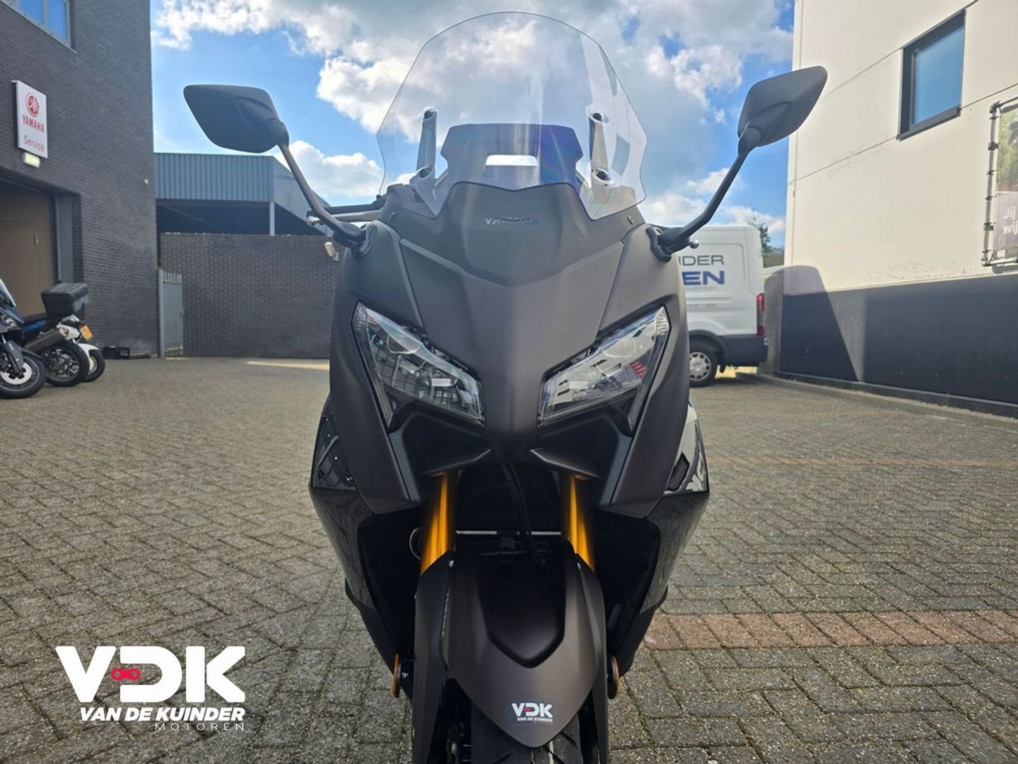 Yamaha TMAX TECH MAX 560 (bj 2025), Motoren, Motoren | Yamaha, 299 cc, Scooter, Bedrijf, Onbekend