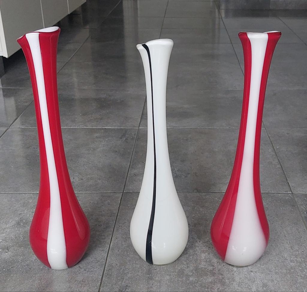 Trio van vintage Murano glazen vazen, rood en wit, Antiek en Kunst, Ophalen of Verzenden