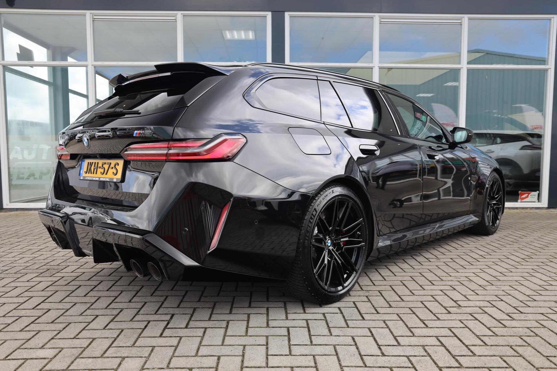 BMW 5-serie Touring M5|Bowers&Wilkins|Pano|Stoelkoeling|HUD|, Auto's, Gebruikt, 4395 cc, Zwart, Vierwielaandrijving