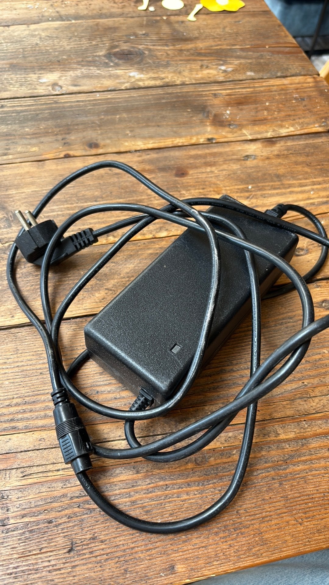 Oplader cortina fietsbatterij., Fietsen en Brommers, Ophalen, Gebruikt