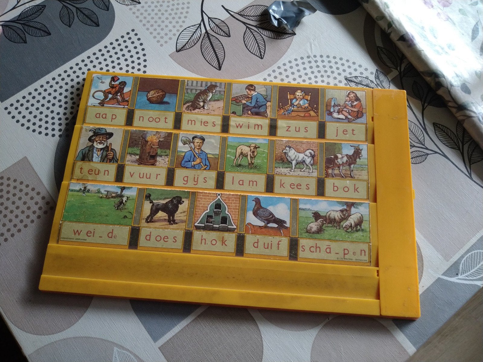 Vintage letterbak / woordjes leren, Kinderen en Baby's, Ophalen of Verzenden, Gebruikt, Taal en Lezen