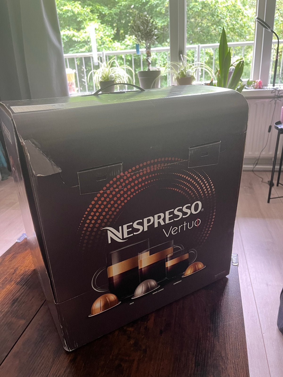 Nespresso Vertuo Koffiemachine - Nieuw in doos, Koffiepads en cups, 10 kopjes of meer, Ophalen of Verzenden, Koffiemachine