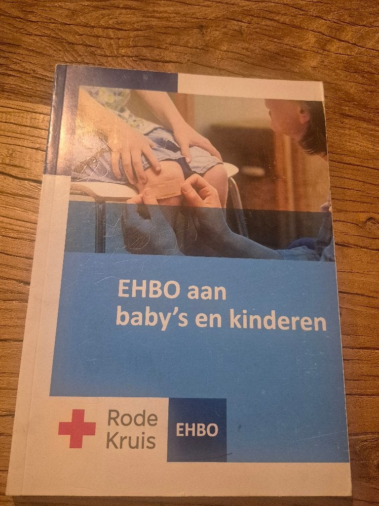 Boek ehbo aan babys en kinderen, Boeken, Ophalen of Verzenden, Gelezen