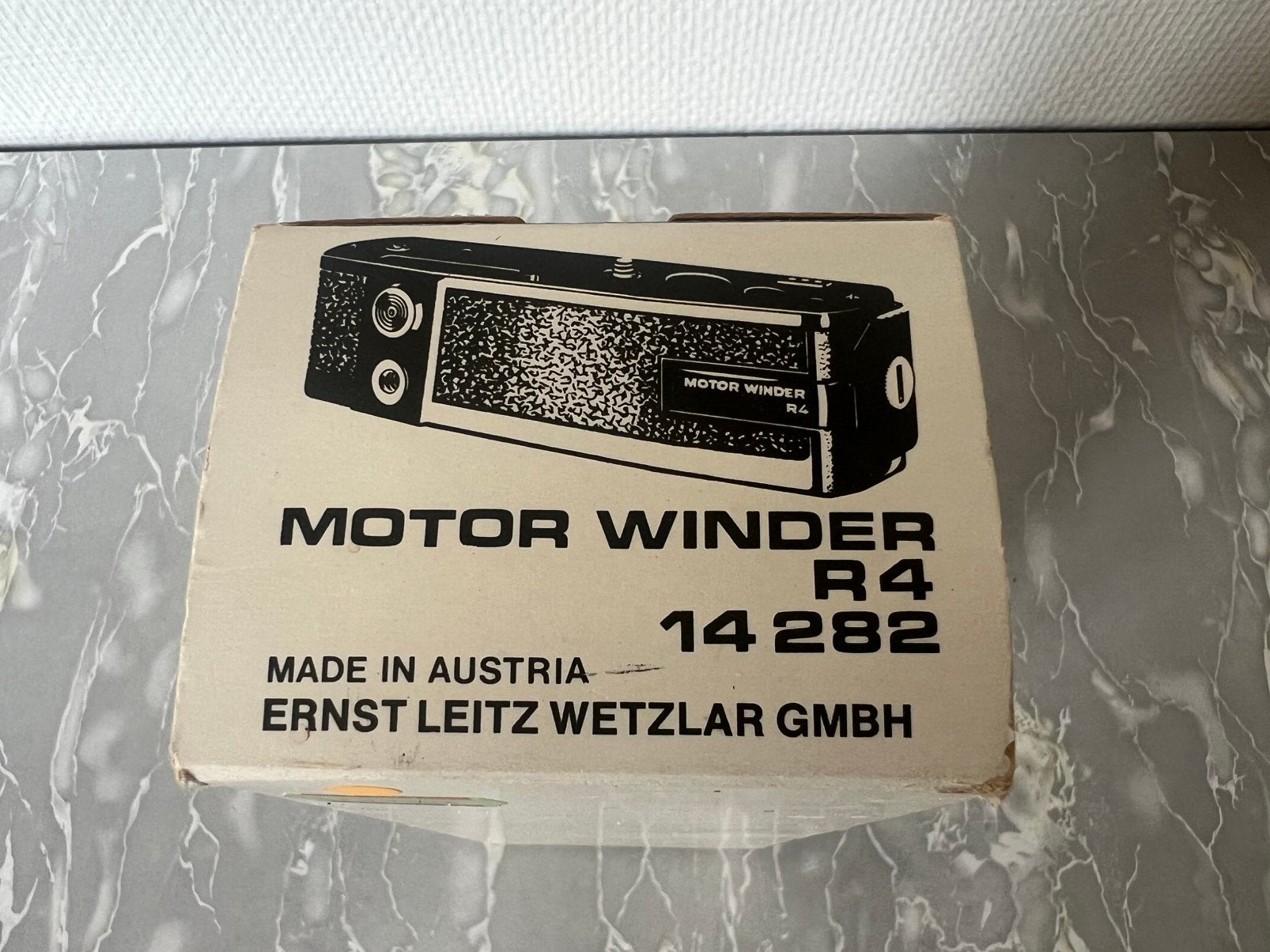 Leitz motor winder, Audio, Tv en Foto, Ophalen of Verzenden, Zo goed als nieuw, Spiegelreflex, Overige Merken