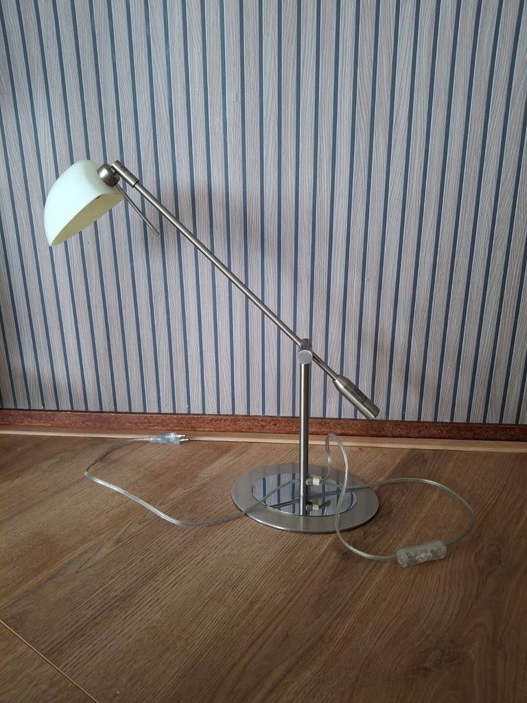 Oude beweegbare bureaulamp of leeslamp
Voet zit glas in, Gebruikt, Vintage, Ophalen of Verzenden, Glas